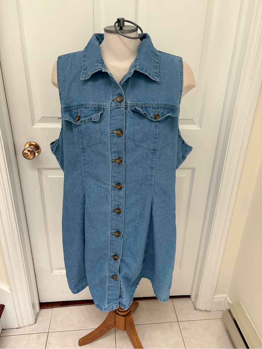 Ladies plus size sleeveless denim dress